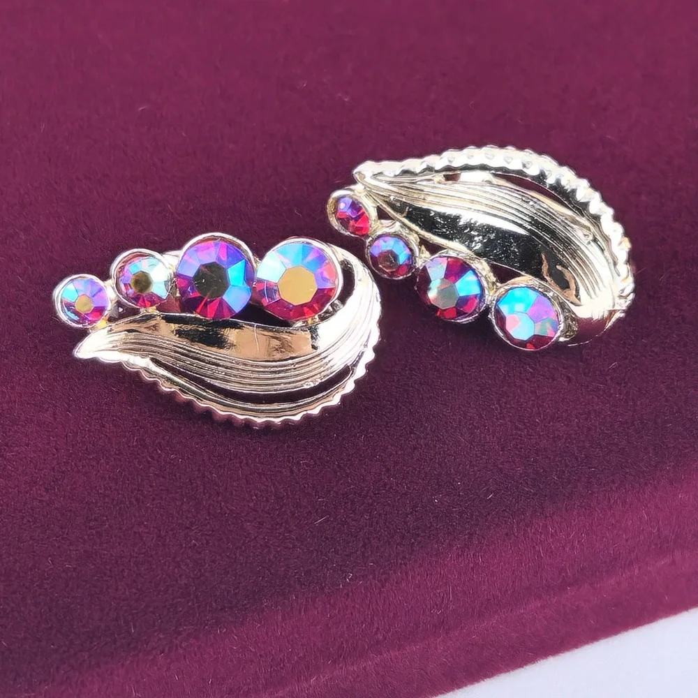 Vintage STAR Aurora Borealis Rhinestone Clip On Earrings Gold Tone Iridescent